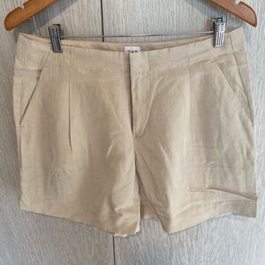 GAP Women's Cream Tailored Shorts
